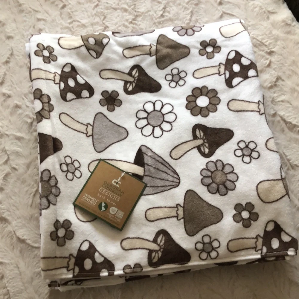 Deborah Connolly MUSHROOM Print Hand and Bath Towel Set